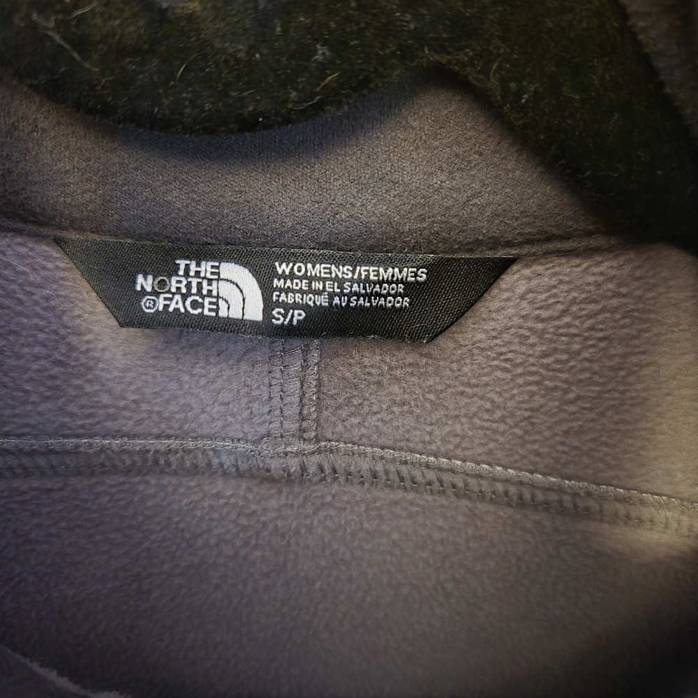 The North Face Women's Gray Ski Jacket with Pink Accent - Picture 2 of 3